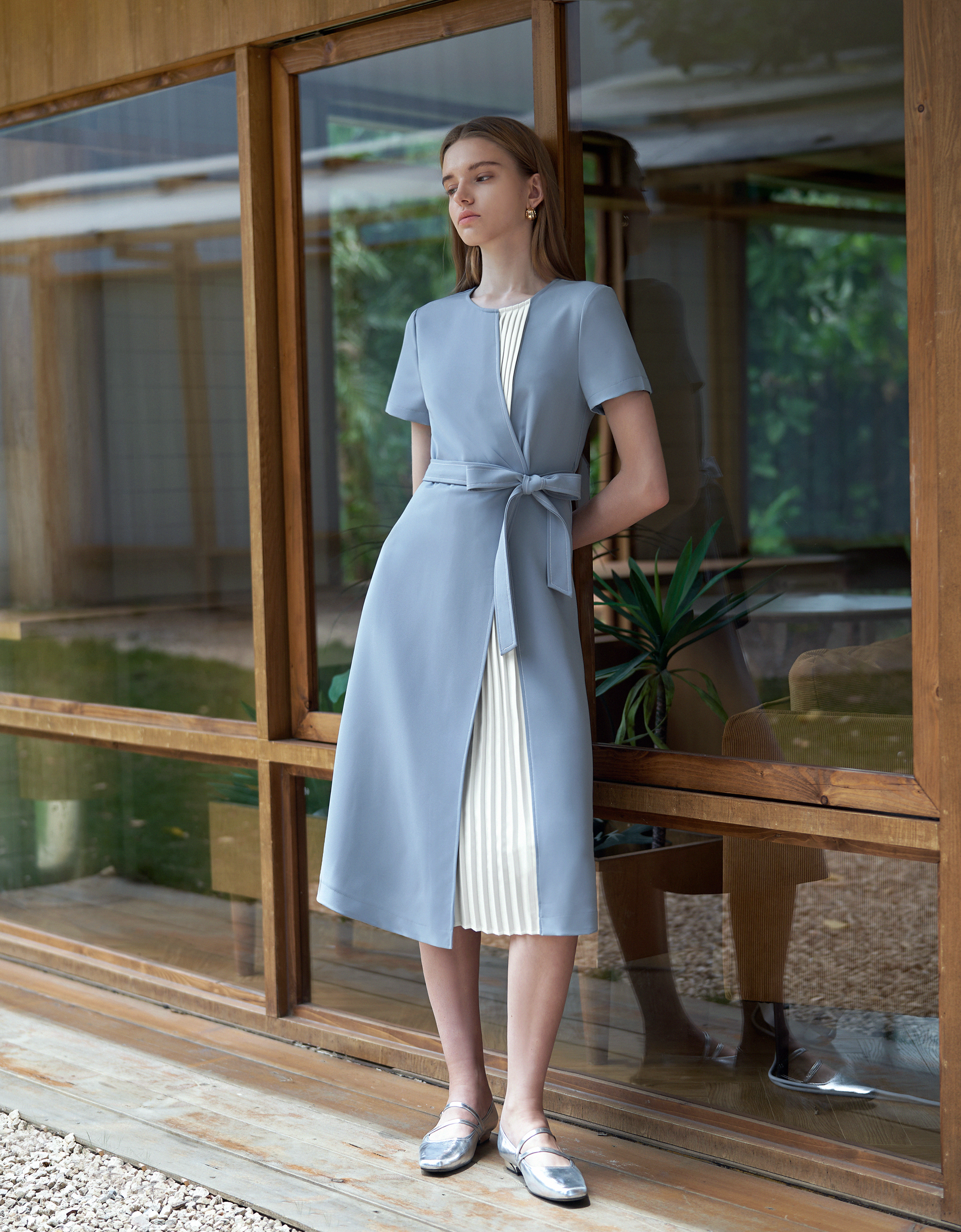 コントラストプリーツパネルミディワンピース – SaturdayClub コントラストプリーツパネルミディワンピース – SaturdayClub