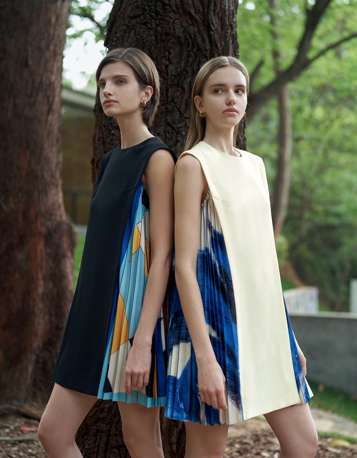 SaturdayClub サイドスリットコントラストプリーツへ ムワンピース SaturdayClub サイドスリットコントラストプリーツへ ムワンピース