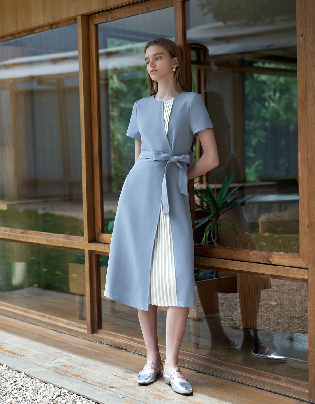 コントラストプリーツパネルミディワンピース – SaturdayClub コントラストプリーツパネルミディワンピース – SaturdayClub