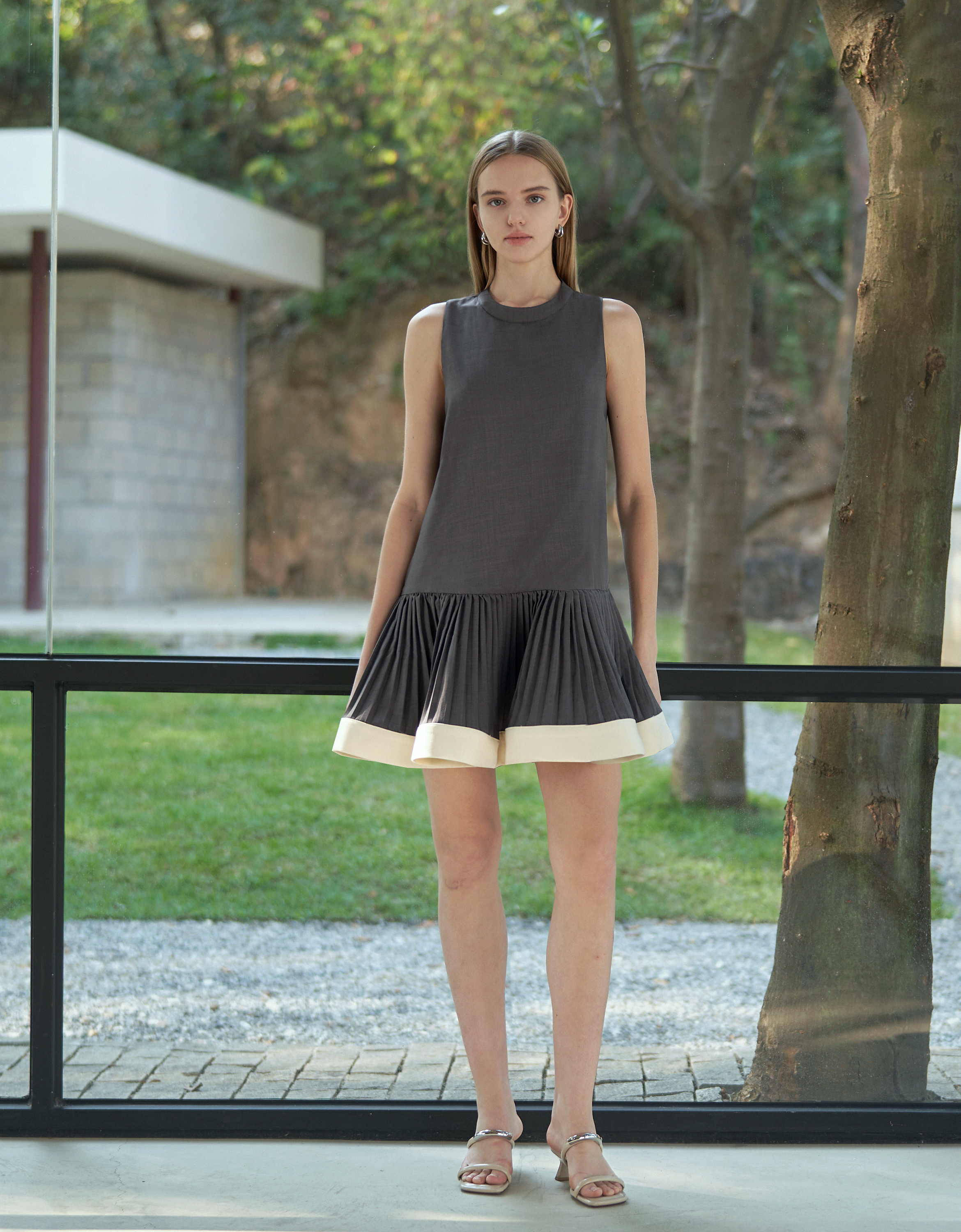 grey & white(a26020)