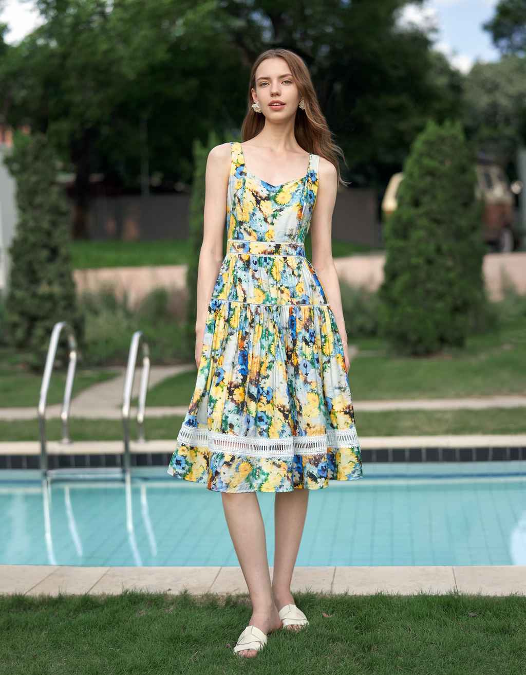 レースインサートフローラルミディワンピース – SaturdayClub レースインサートフローラルミディワンピース – SaturdayClub