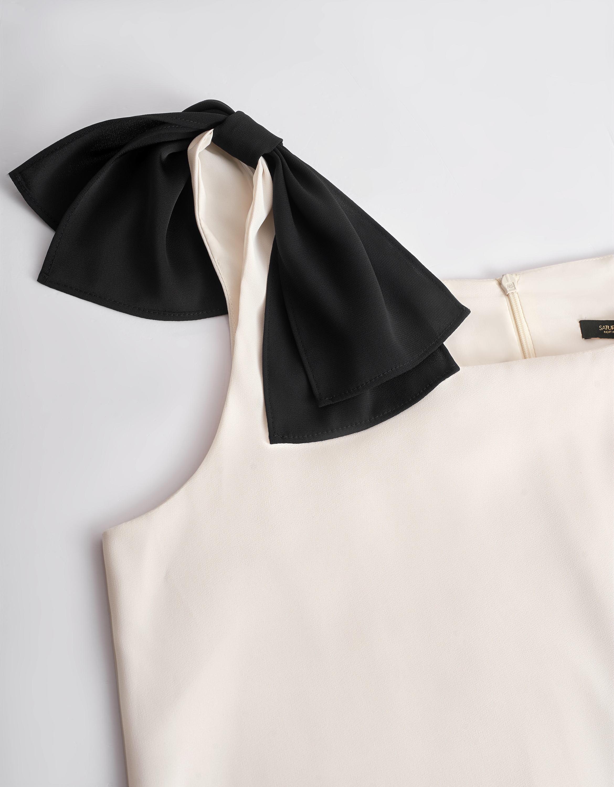 apricot & black(a26579)