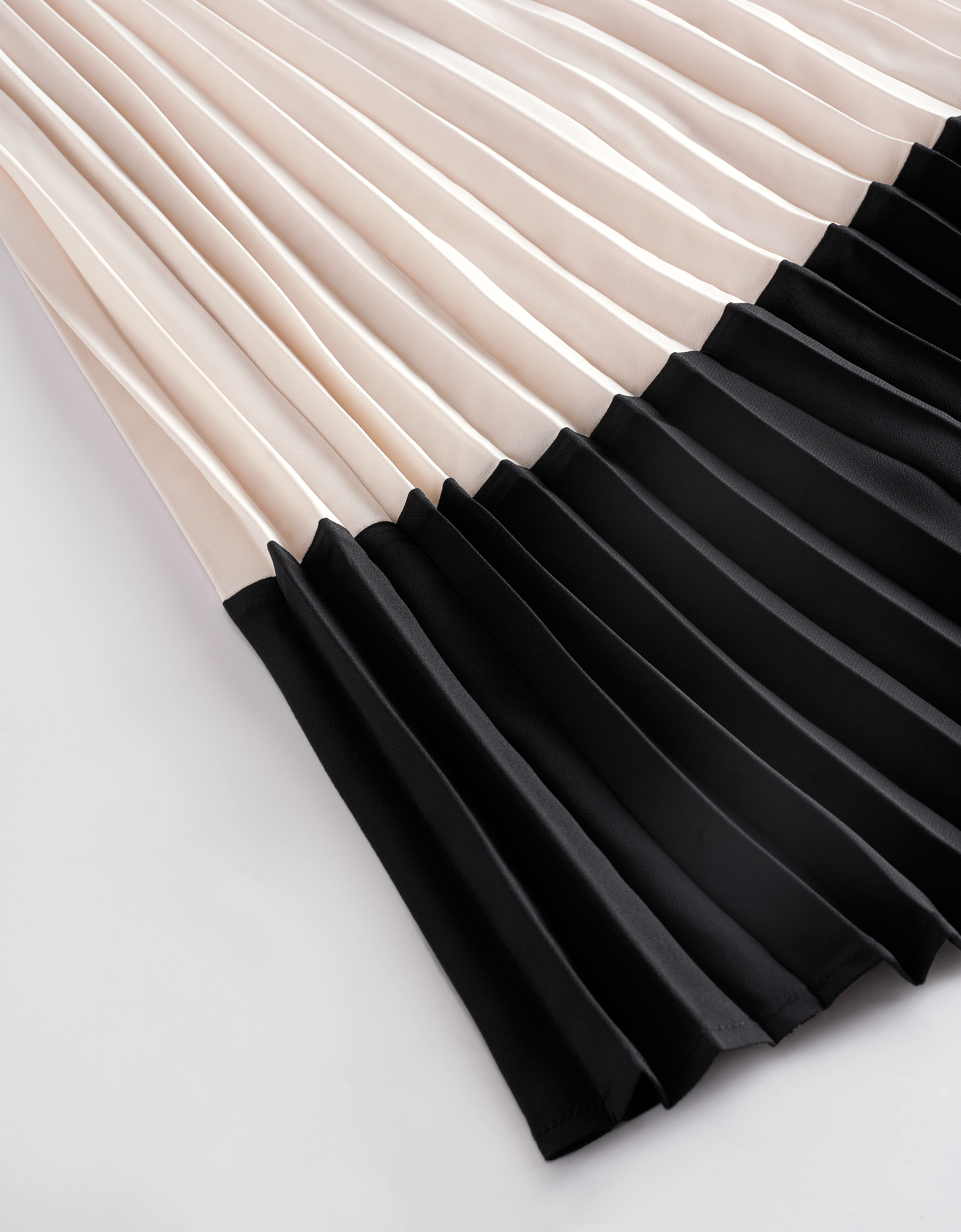 off white & black