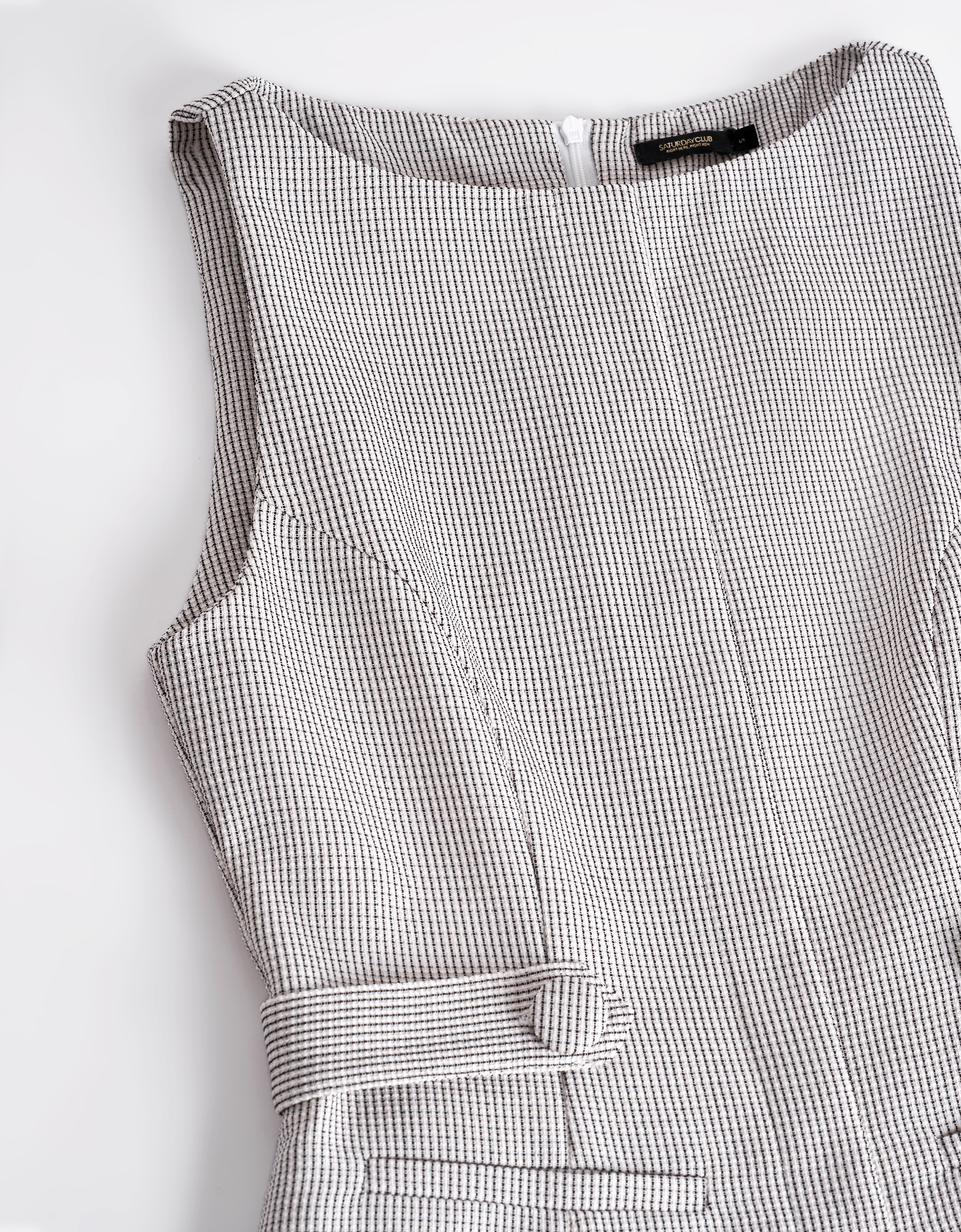 grey & white(a27297)