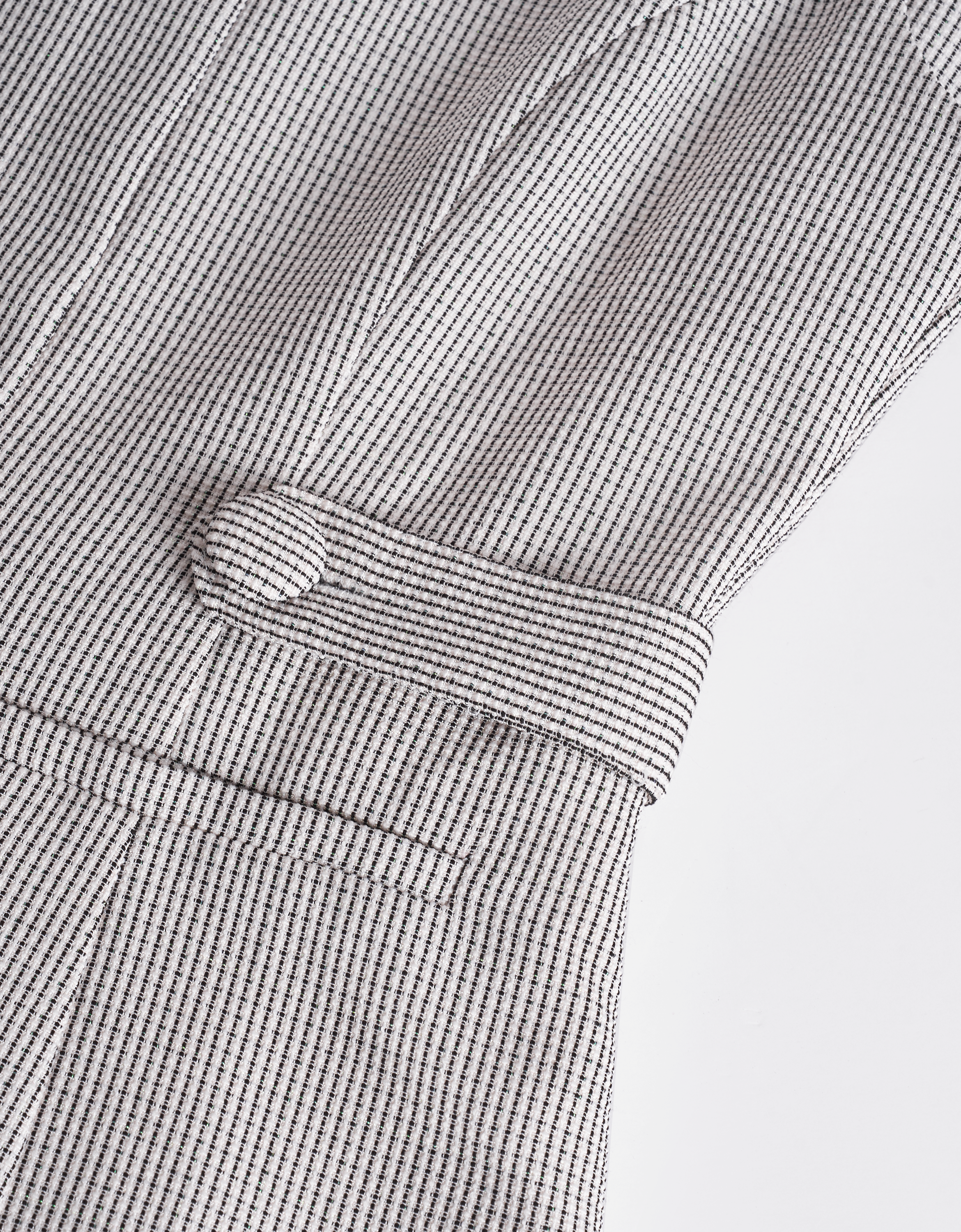 grey & white(a27297)