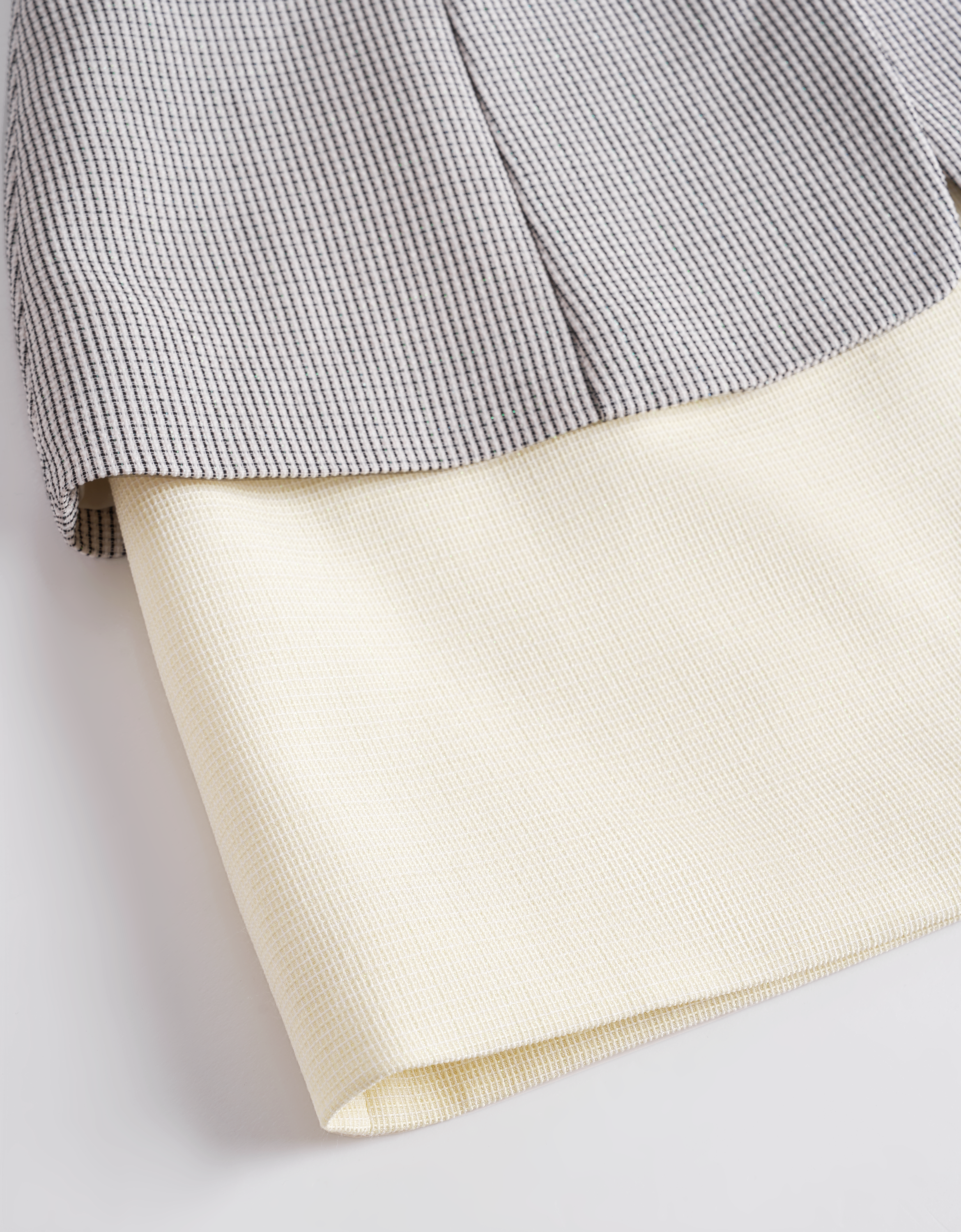 grey & white(a27297)