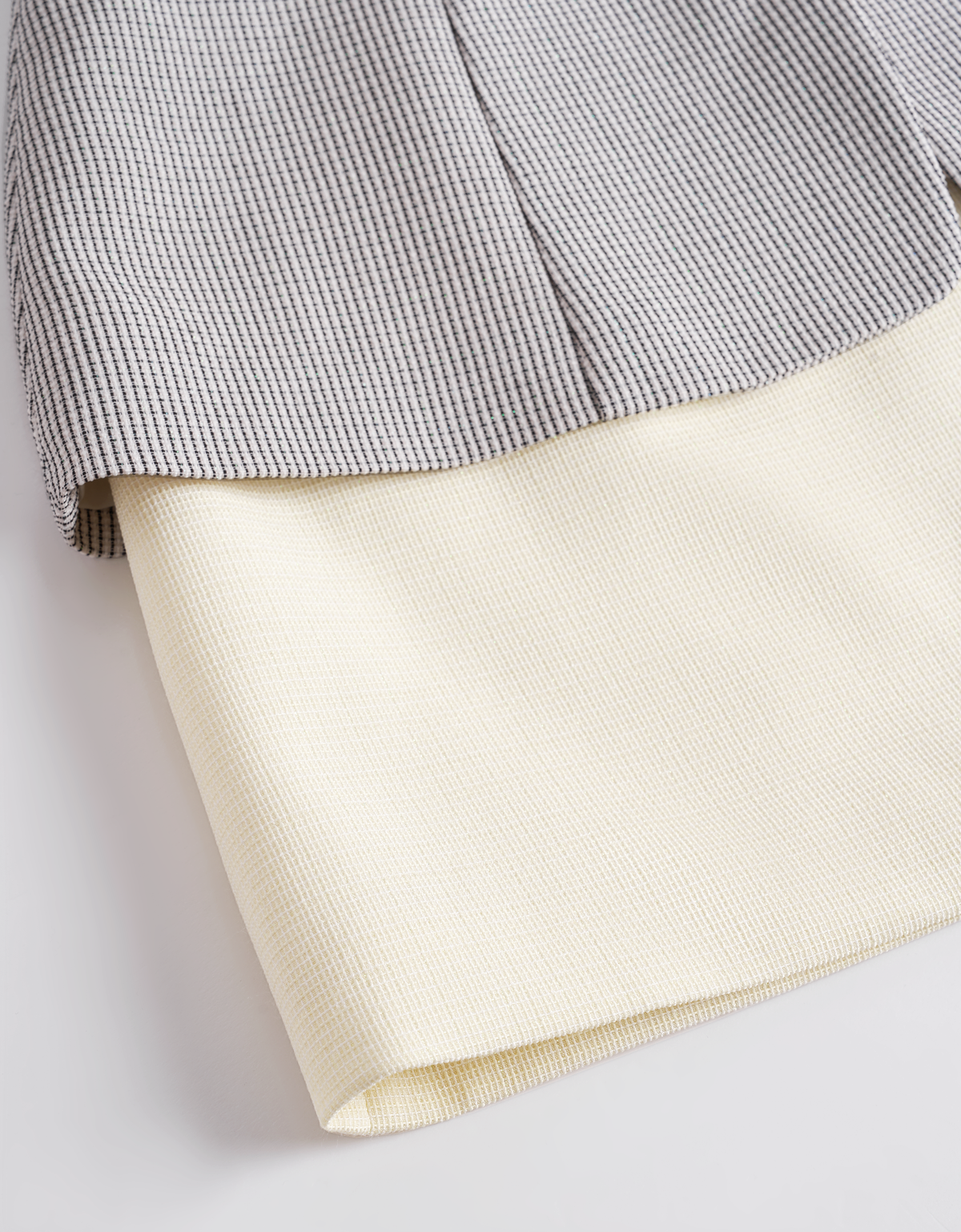 grey & white(a27297)