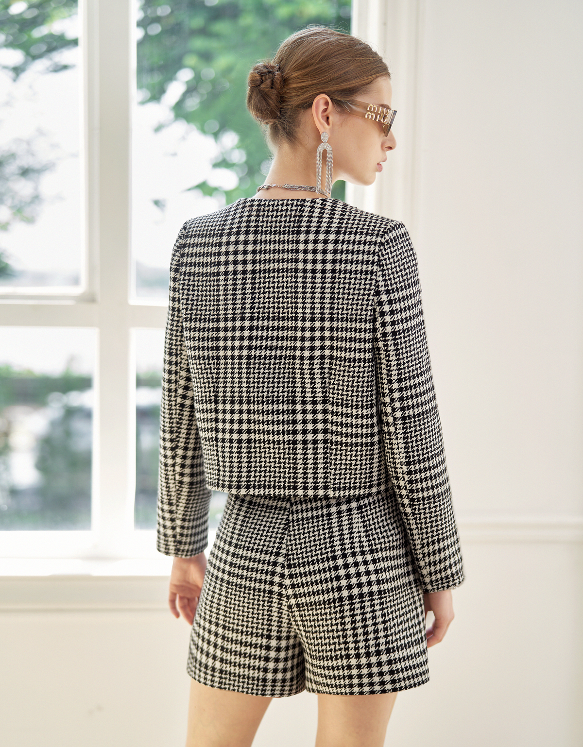 black & white(a27453)