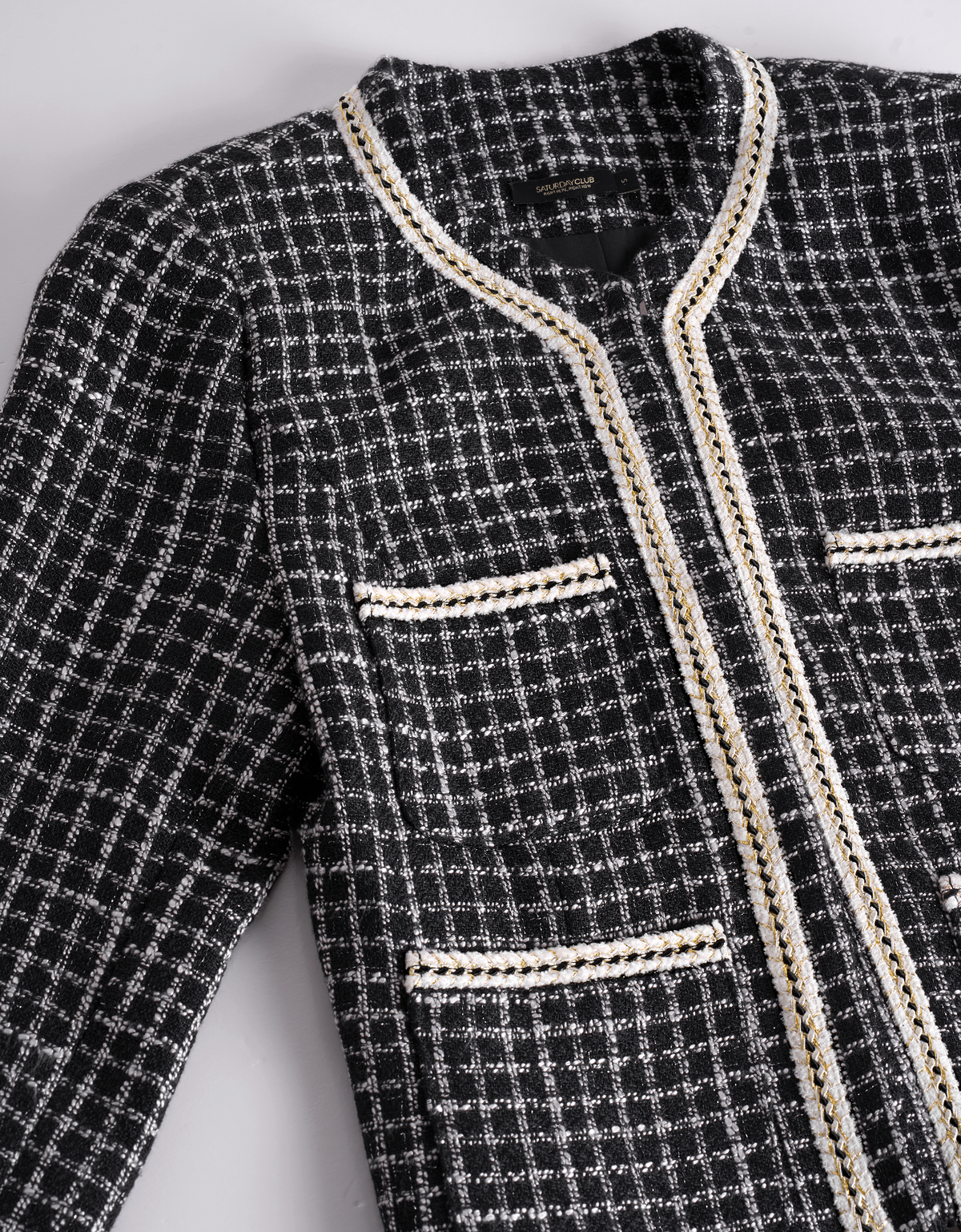 black & white(a27561)