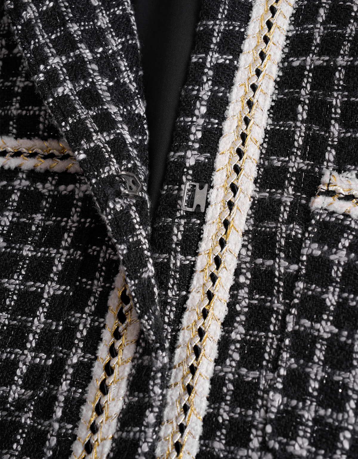 black & white(a27561)