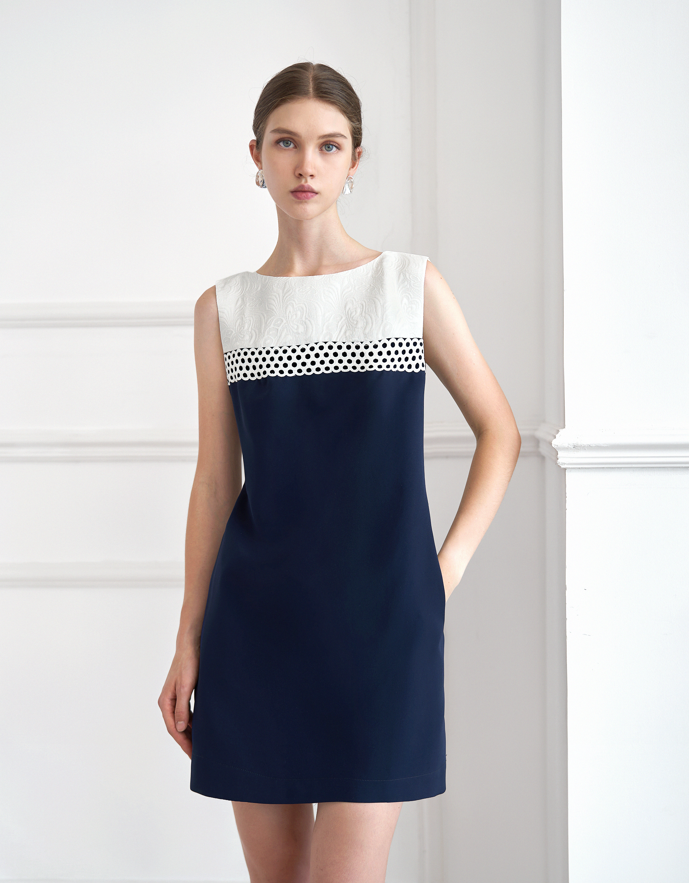 off white & navy(a27656)