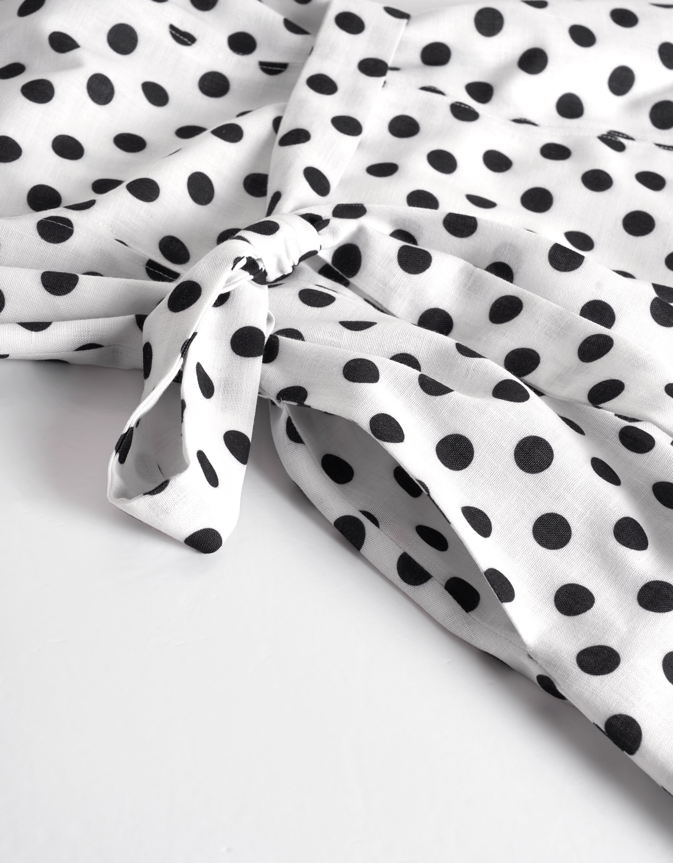 white & black(a27735)