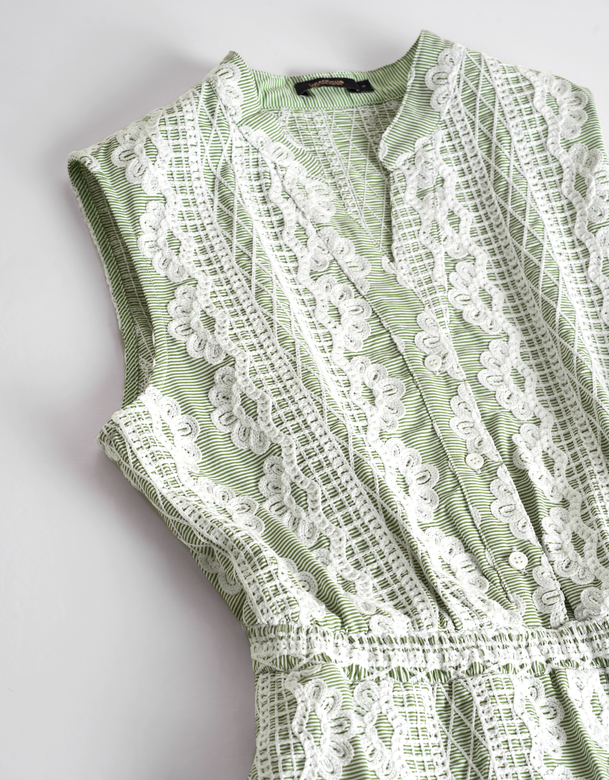 light green & white(a27749)
