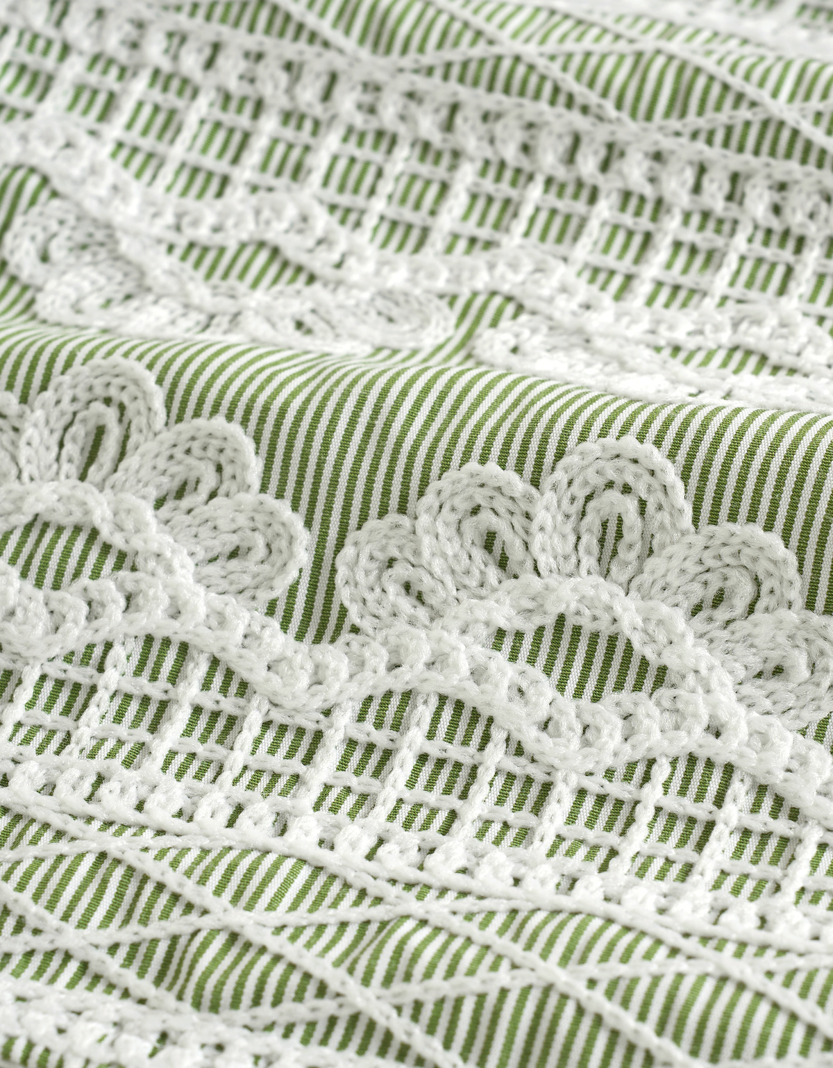 light green & white(a27749)
