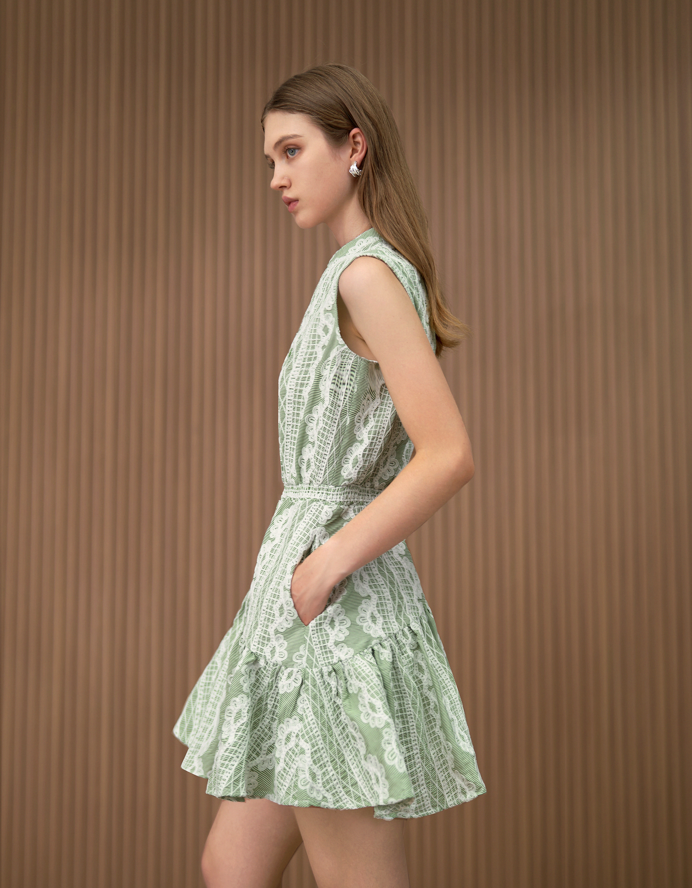 light green & white(a27749)