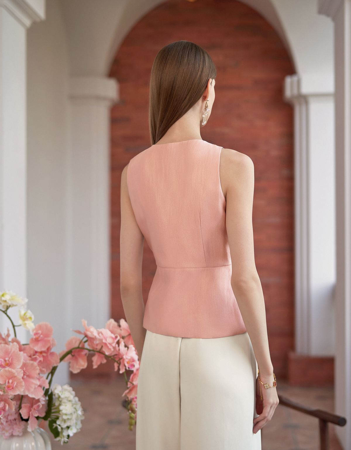 リボンフロントVネックノースリーブトップス – SaturdayClub International