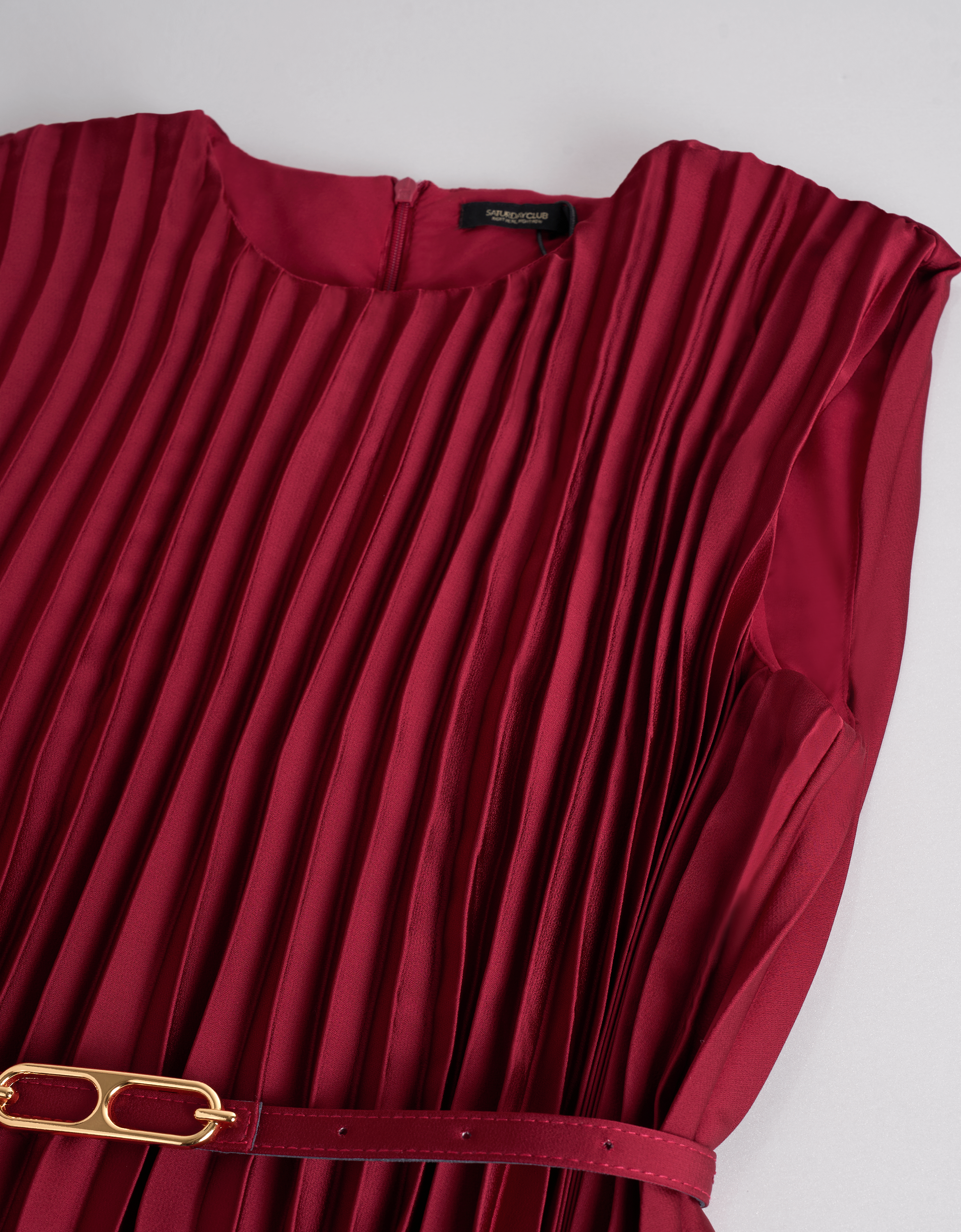 Round Neck Sleeveless Pleated Dress