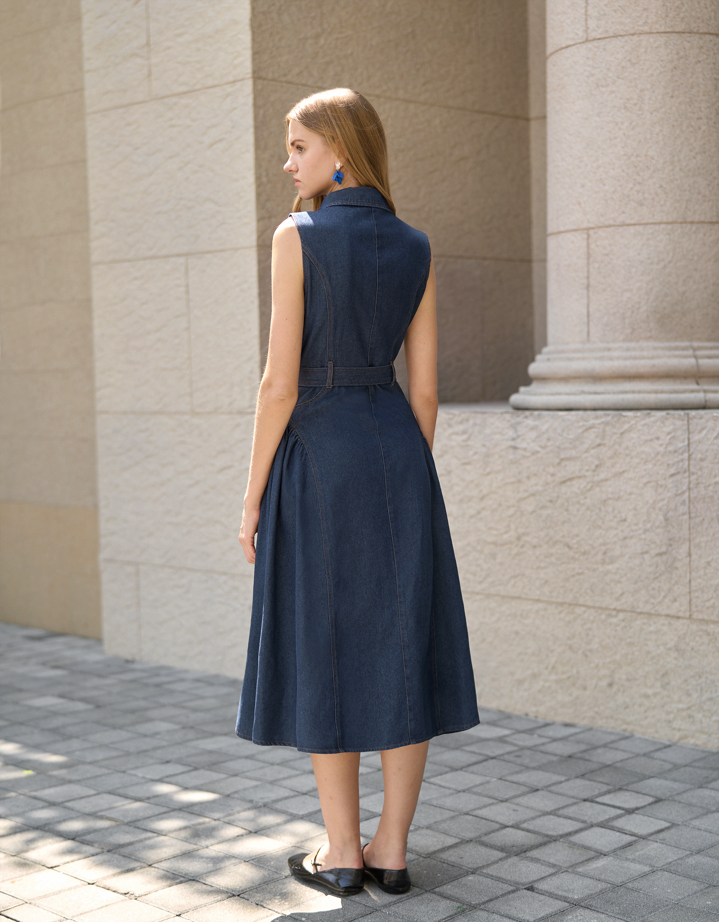 dark blue