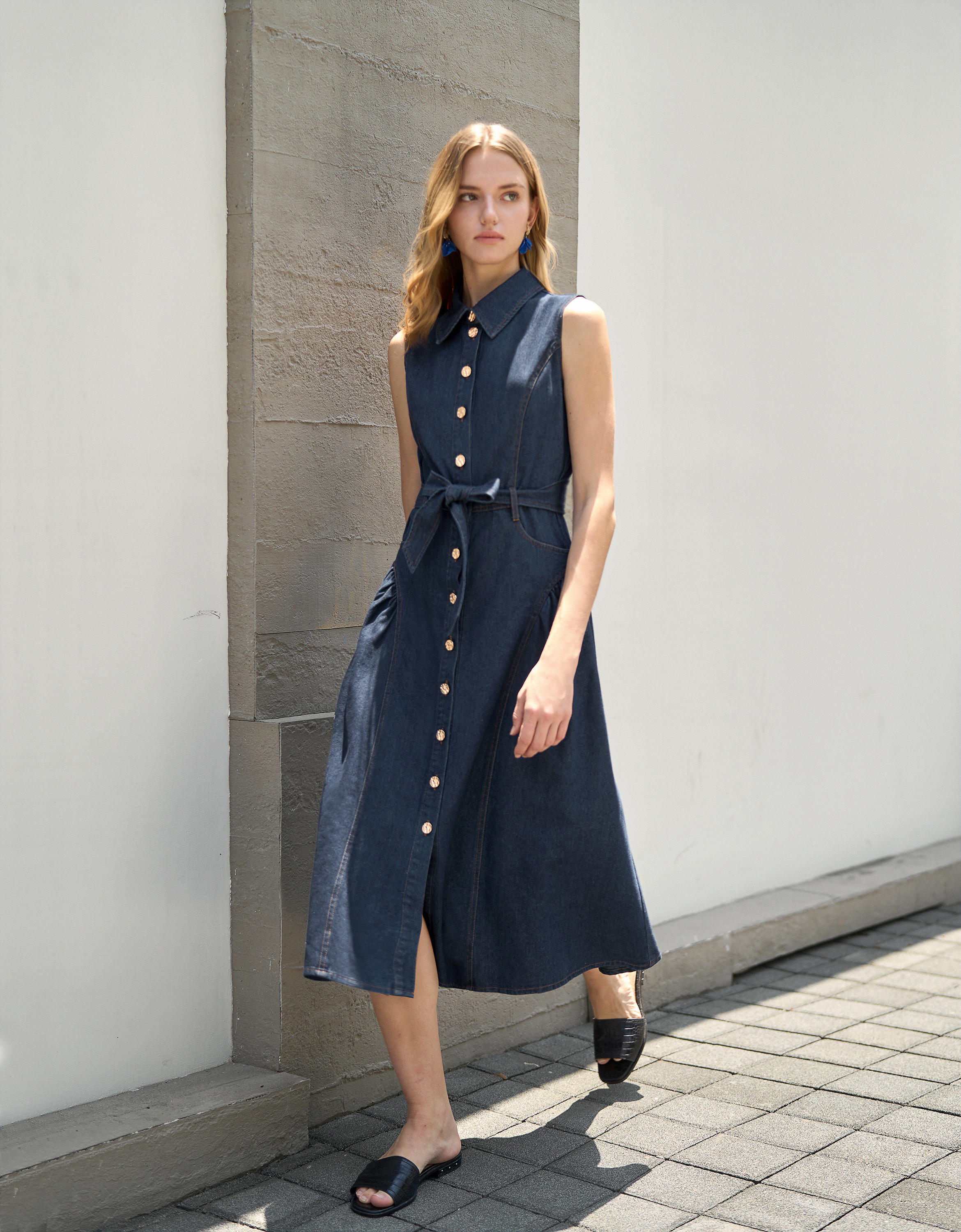 dark blue