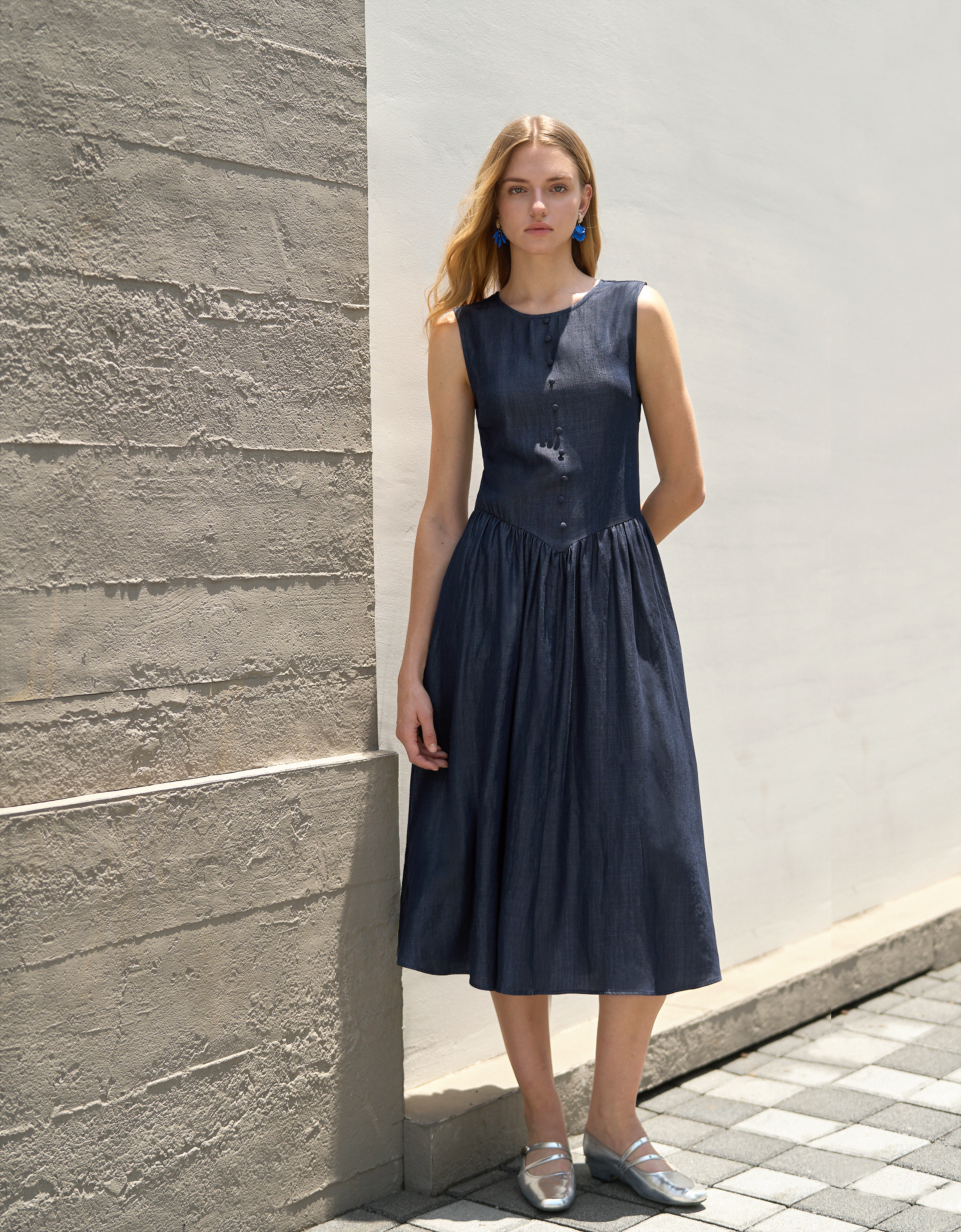 dark blue