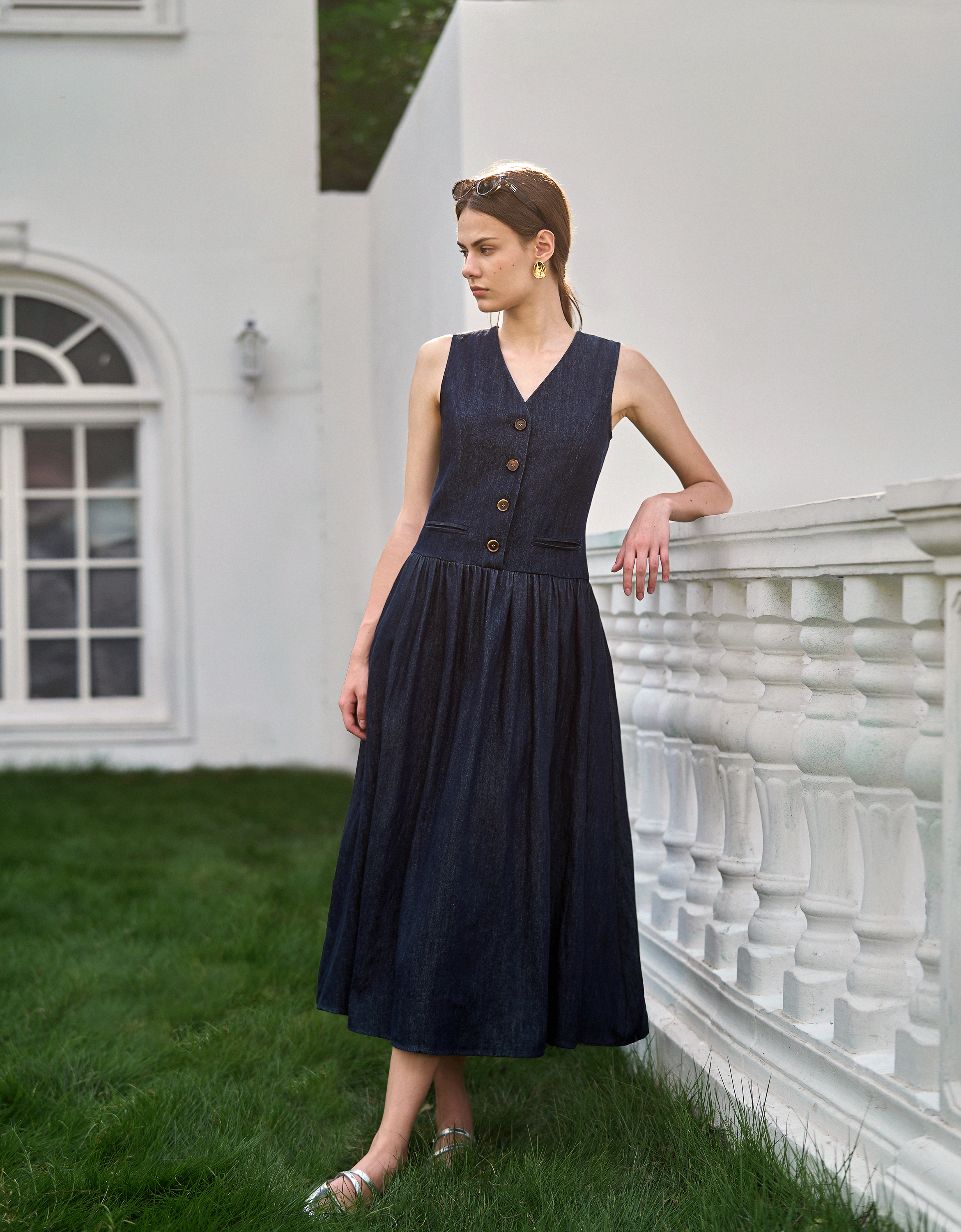 dark blue