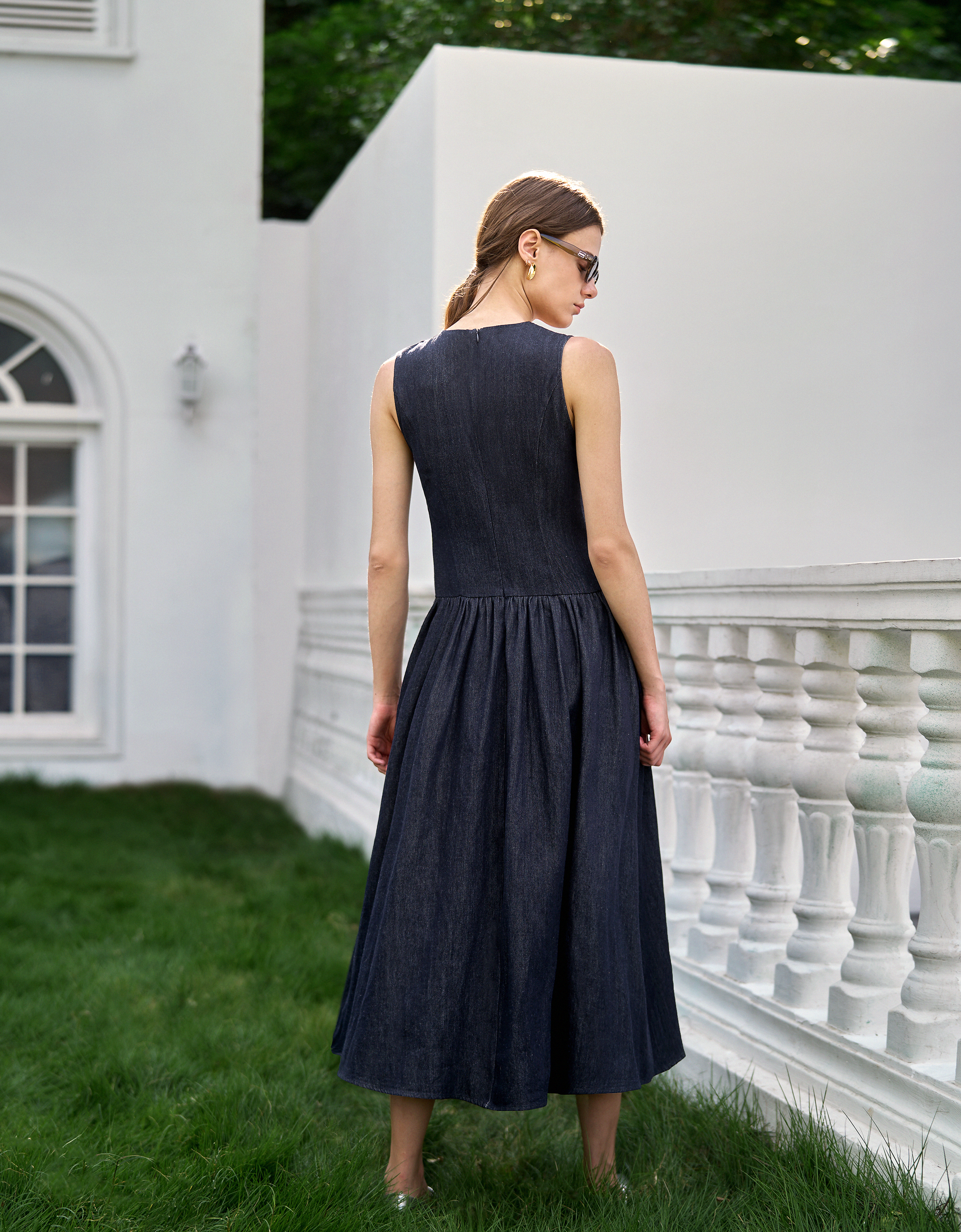 dark blue