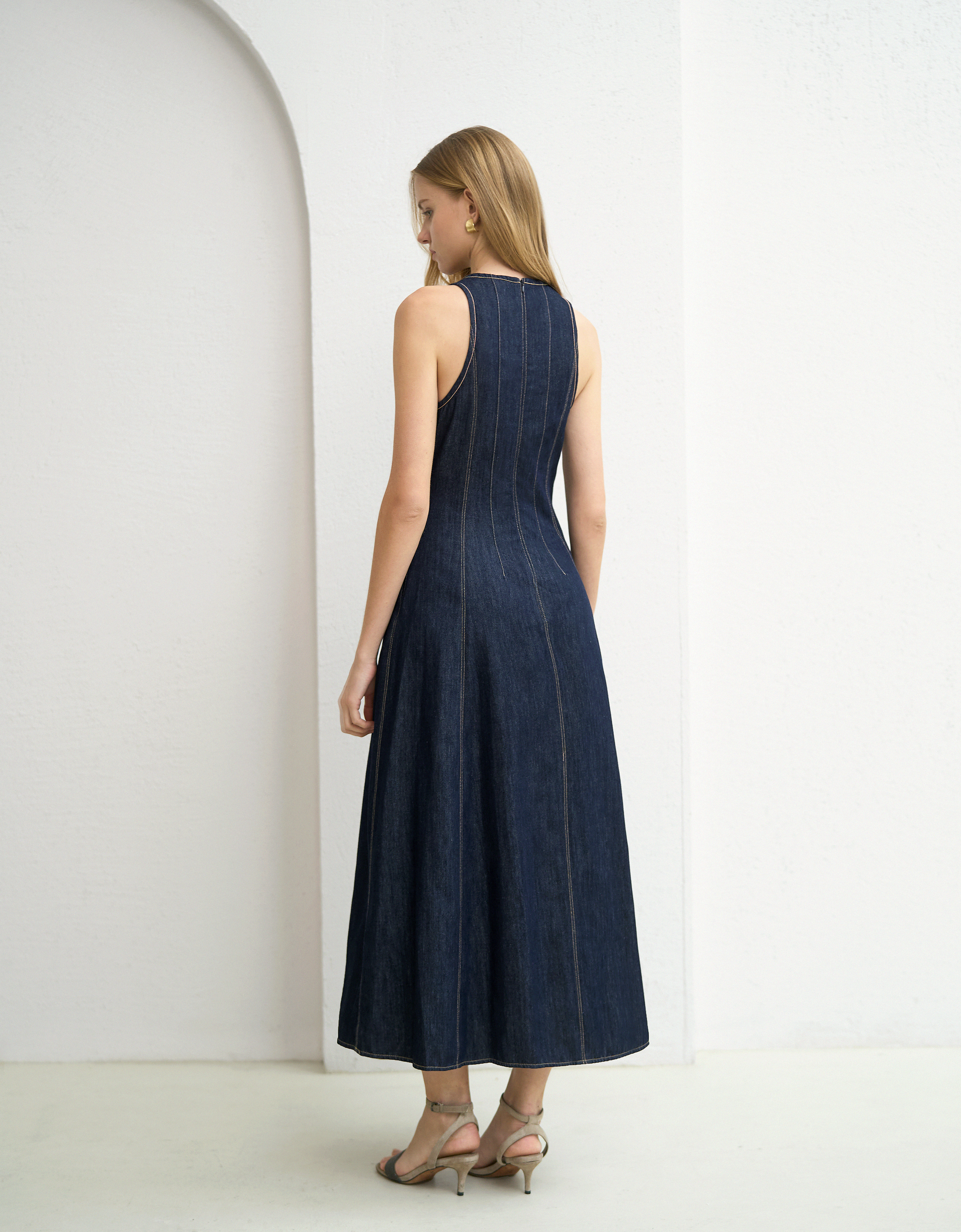 dark blue