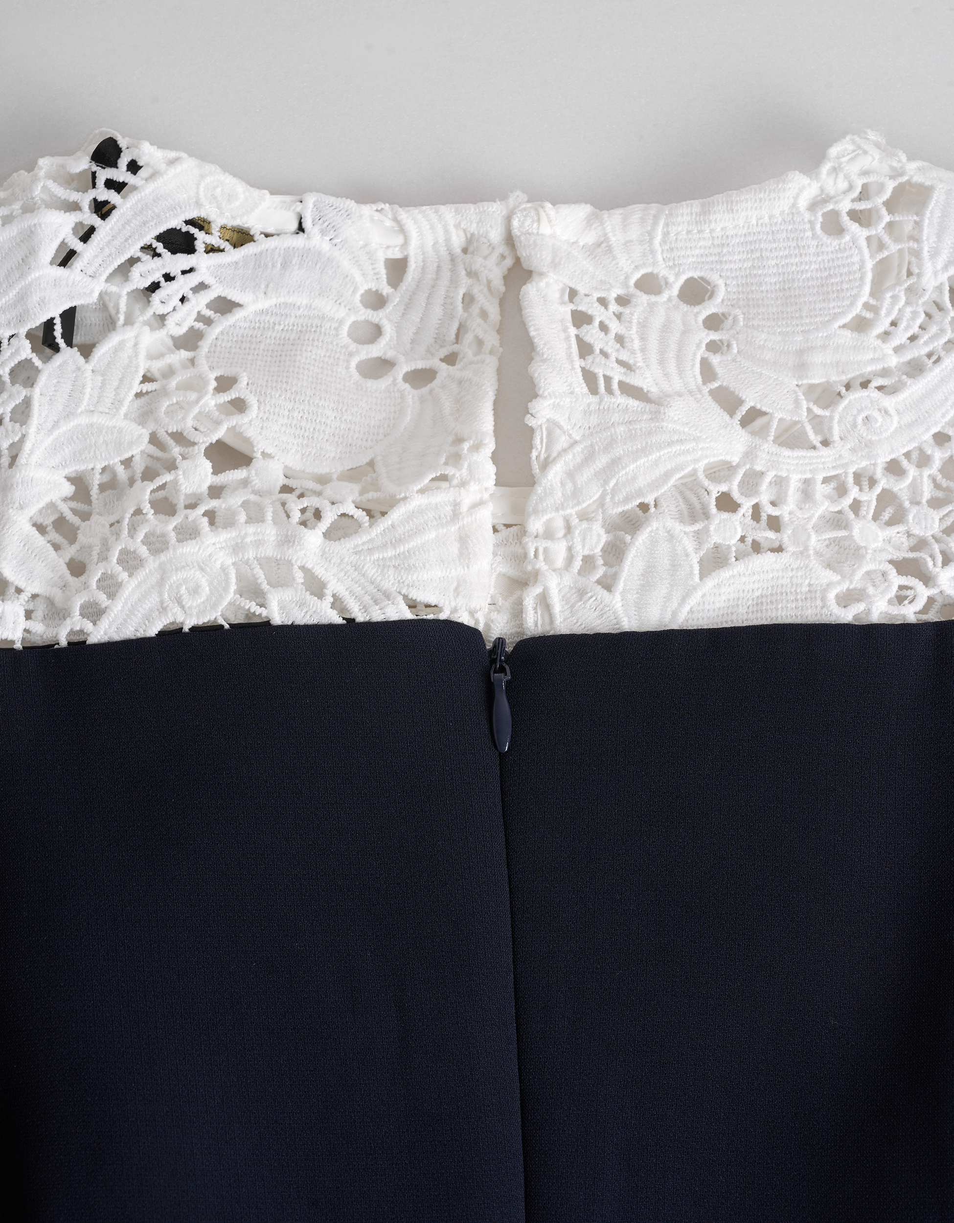 white & navy(a30534)