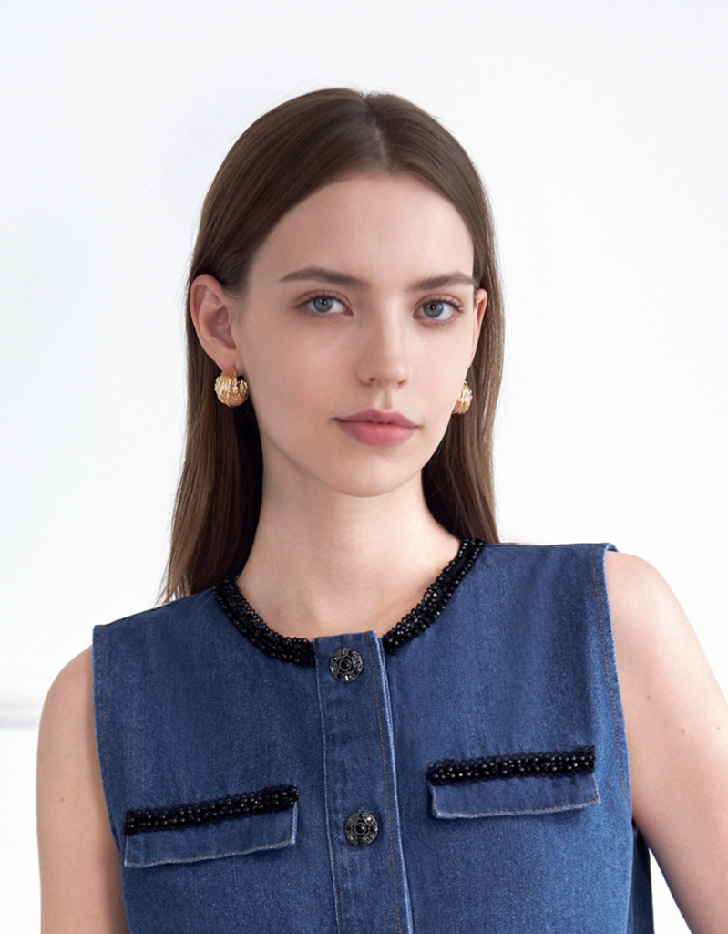 V-neck Sleeveless Ruffled Lace Top – SaturdayClub International